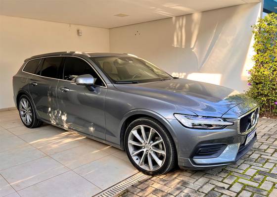VOLVO V60 2.0 T5 GASOLINA MOMENTUM GEARTRONIC VOLVO V60 2.0 T5 GASOLINA MOMENTUM GEARTRONIC